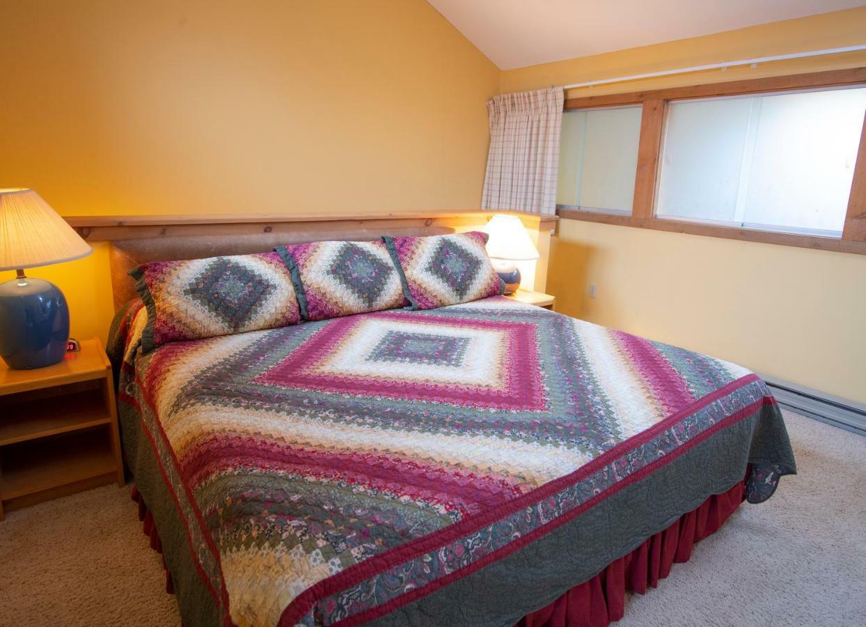 Okemo Mountain Lodging Ладлоу Экстерьер фото